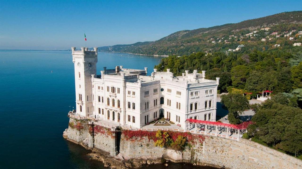 Rifugio Hemingway, Trieste Centro Con Parcheggio Bagian luar foto